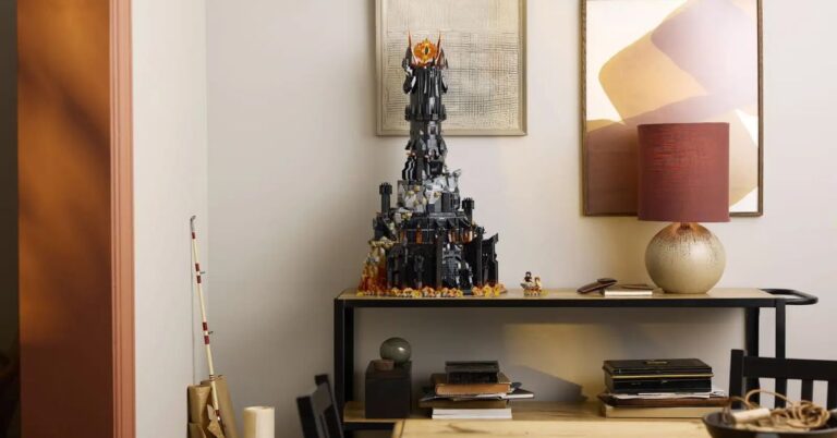 Lego The Lord of the Rings Barad du r Lifestyle Image