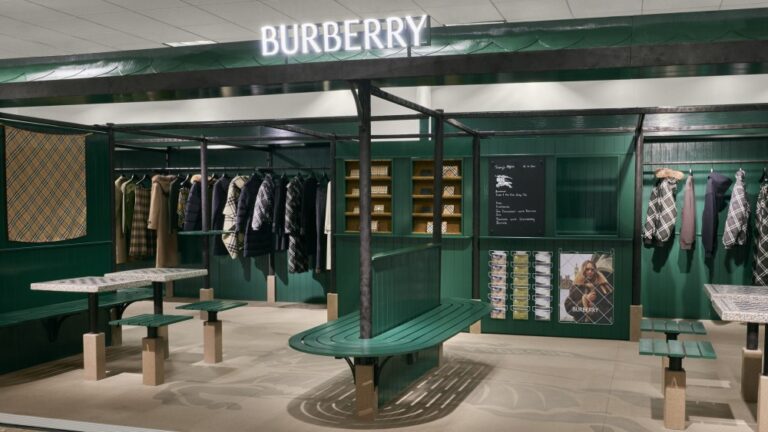 BURBERRY 2024 NEIMAN MARCUS POP UP SRGB CROPPED 5x4 01