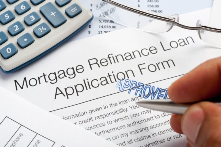 SundayShowcase MortgageRefinancing 183784889