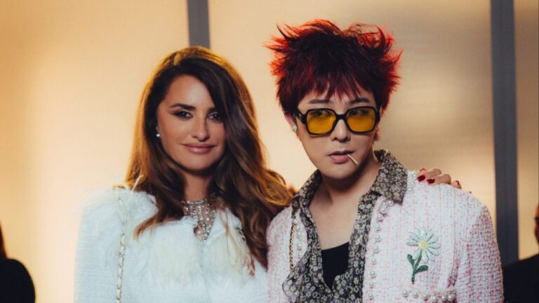 chanel penelope cruz and g dragon wearing chanel at the replica cruise in hong kong 5 november 2024 1 HD 53883b e1730912265487