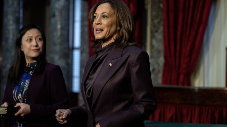 kamala harris suit fi