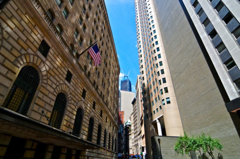 lower manhattan cityscape federal reserve bank building new york city.jpg s1024x1024wisk20ceJ5jZXo9G4hczerAl 2RKojkiPmZCLVPJBhwNEEDa0