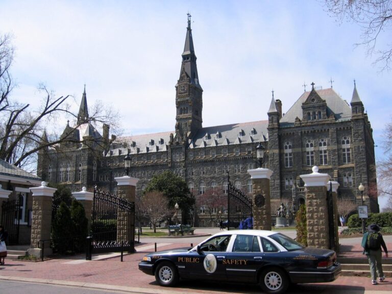 2048px Georgetown University main entrance March 24 04 panoramio e1745357675846
